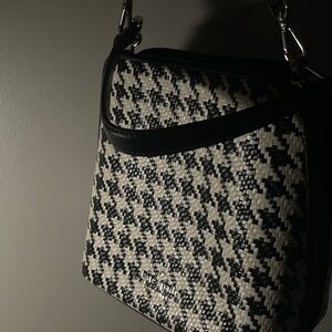(Used Once)Kate Spade Houndstooth straw woven shoulder bag, black